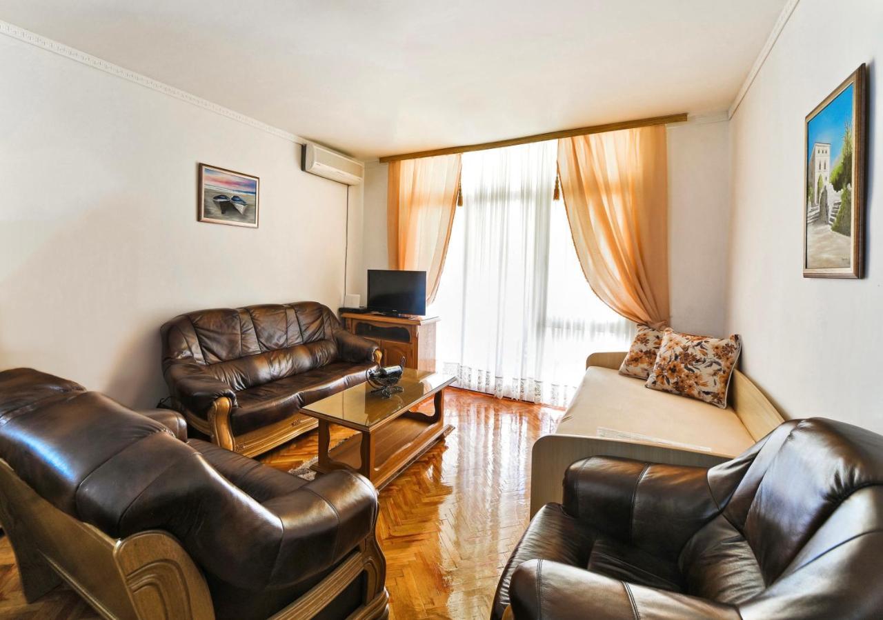 Apartment D-Moll Sutomore Exterior photo